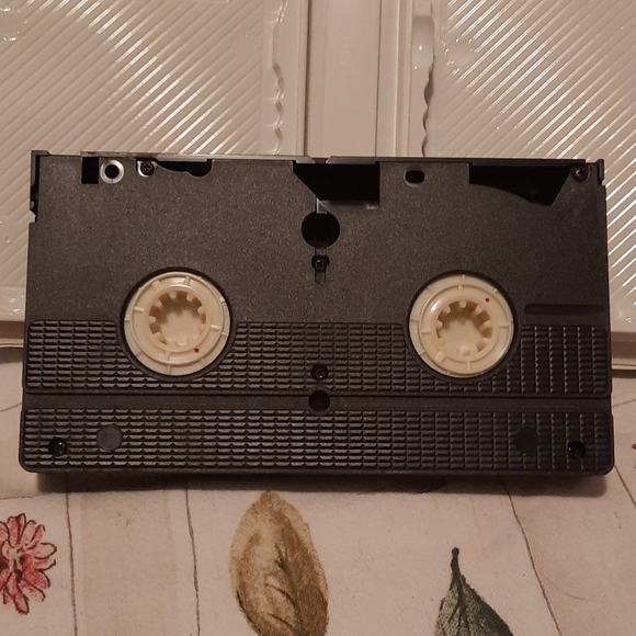 The Rescuers VHS tape - Picture 4 of 7